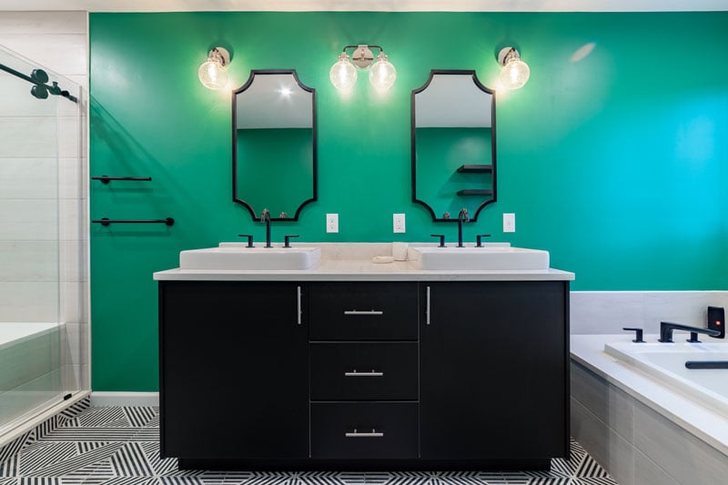 green-wall-bathroom