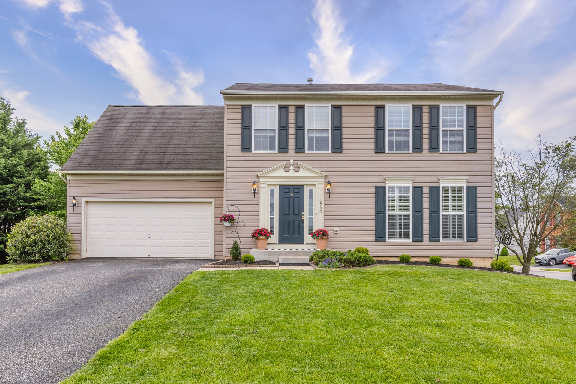 SOLD / 5703 New Forge Rd / White Marsh MD 21162