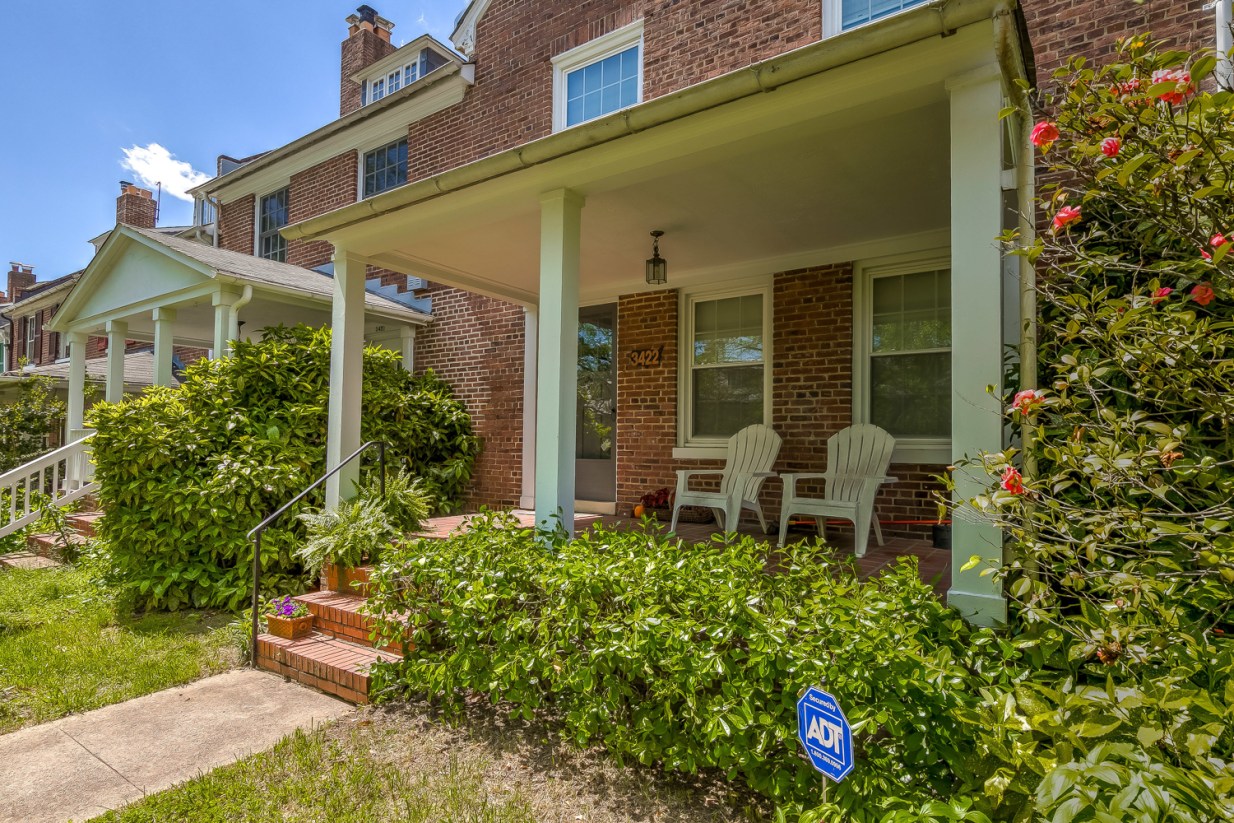 SOLD / 3422 University Place / Baltimore MD 21218